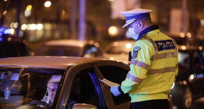 328 de “noctambuli” amendați de polițiști