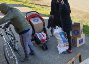 Primăria Satchinez a început distribuția pachetelor de alimente de la U.E. pentru persoanele defavorizate