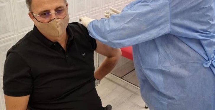 S-a dat drumul la vaccinare și la Buziaș. Primul “pacient”…Primarul