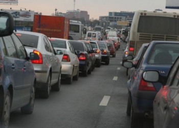 VIDEO Atenție, șoferi! Evitați Moșnița Nouă, cozi kilometrice