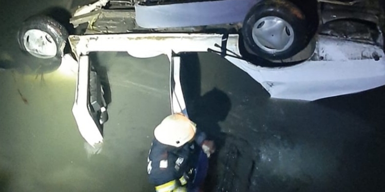 Accident teribil în vestul țării. Două persoane și-au pierdut viața