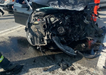 Accident grav într-o localitate din Timiș. O persoană a rămas încarcerată și alte trei au fost rănite