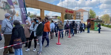 Coadă la deschiderea Maratonului Vaccinării de la Timișoara