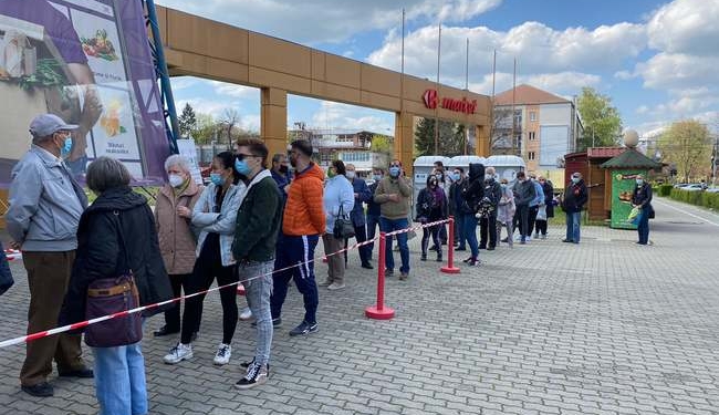 Coadă la deschiderea Maratonului Vaccinării de la Timișoara