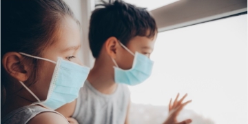 Patru copii cu Covid internați în spital, unul în stare foarte gravă