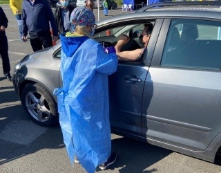 S-a deschis primul centru de vaccinare drive thru din România