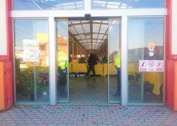 ”Pe aici nu se trece”, le spune primarul Lugojului, oltenilor care vor să-și vândă produsele în piețele din oraș. Consiliul Național pentru Combaterea Discriminării ar putea fi sesizat