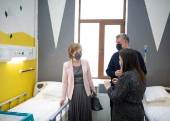 Majestatea Sa Margareta a vizitat secţia de pediatrie 2 a Spitalului Județean din Arad, recent renovată