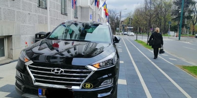 Timișoara: Trotuar și pistă de biciclete, parcare pentru mașinile Corpului Diplomatic