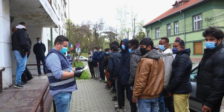 Primii refugiați cazați în buricul târgului, în spațiile CJ Timiș