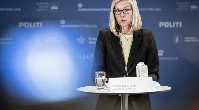 VIDEO Clipe de coșmar! Șefa Agenției daneze a medicamentelor a leșinat în timpul unei conferințe