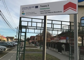 Mobilier reparat pe pista de cicloturism România-Serbia