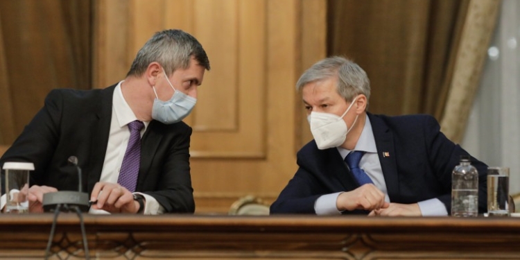 Ședință de criză la USR PLUS. Se discută și varianta ieșirii de la guvernare