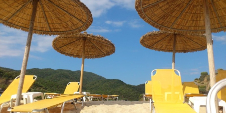 Grecia îşi redeschide graniţele pentru turism. Cu vaccinul făcut și fără test PCR