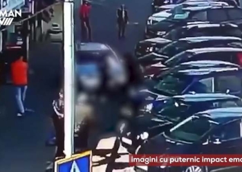 VIDEO Accidentul din Roman, în care o femeie a lovit trei pietoni și trei mașini, surprins de camerele de supraveghere