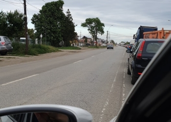 Coloană de mașini de km și nervi întinși pe drumul Timișoara-Moșnița Nouă