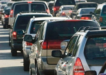 Cozi interminabile pe ambele intrări în Timișoara dinspre autostradă