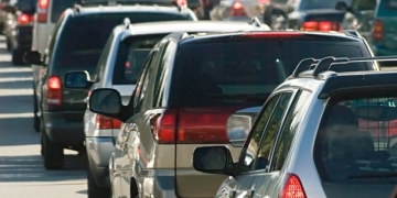 Cozi interminabile pe ambele intrări în Timișoara dinspre autostradă