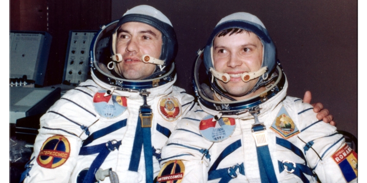 Cosmonautul Dumitru Prunariu s-a întors la origini, la casa din Groși