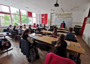 Preșcolarii și elevii din ciclul primar au revenit la școală