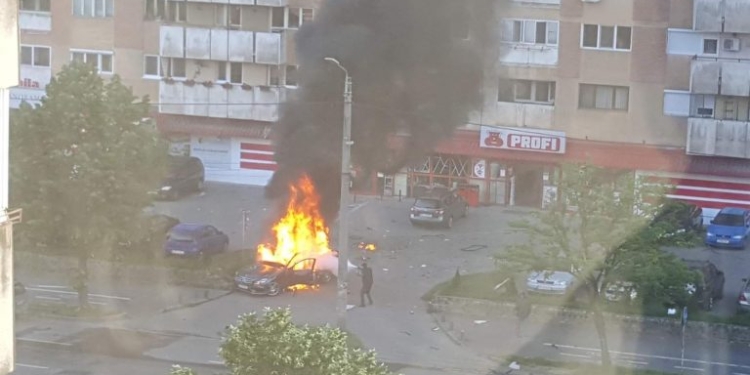 Bărbat carbonizat în explozia unei mașini, la Arad. SRI a intrat pe firul investigației