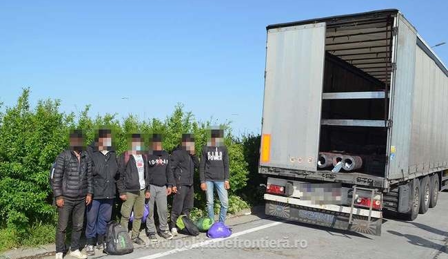 Migranți ascunși în tiruri, pe Autostrada Timișoara-Arad