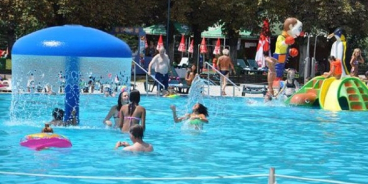 Sezonul estival a început cu ștrandurile închise