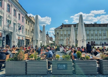 Dacă ai chef să ieși prin oraș, treci pe la  Pepper Steak&Shake!