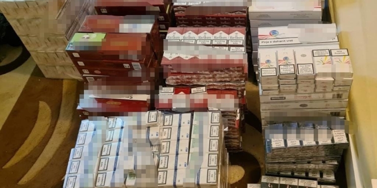 Percheziții în județele Timiș și Arad la locuințele unor persoane bănuite de contrabandă cu țigări