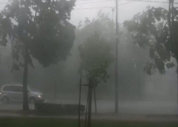 Se schimbă vremea în toată țara: ploi torențiale, grindină și vijelii, până vineri seară