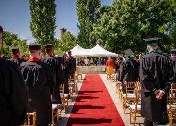 FOTO Emoții și multă bucurie la UAV Arad! Au început festivitățile de absolvire