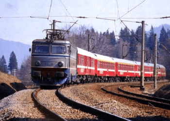 CFR Călători închiriază trenuri în regim charter. Clienții pot alege ruta, orele de circulaţie și tipul vagoanelor
