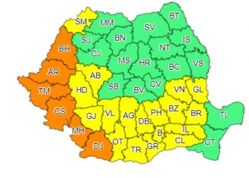 Fenomene extreme în România: coduri portocalii de vijelii și caniculă în aproape toată țara