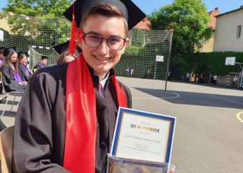 Să ne cunoaștem valorile! El este șeful de promoție, elevul cu zece pe linie, din comuna Moravița