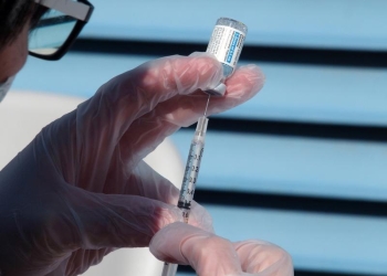 Te-ai vaccinat cu Johnson & Johnson? S-ar putea să ai nevoie de rapel cu Pfizer sau Moderna