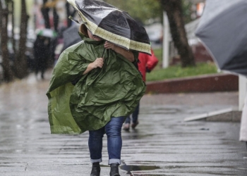 Ploile torențiale continuă. Meteorologii anunță că toată țara va fi afectată în următoarele zile