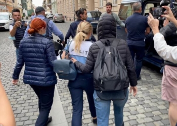 FOTO ”Operațiunea Șpaga”! Toți cei 10 polițiști de la Permise și Înmatriculări Timiș au fost reținuți pentru 24 de ore