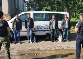 Taximetrist cercetat pentru trafic de migranți