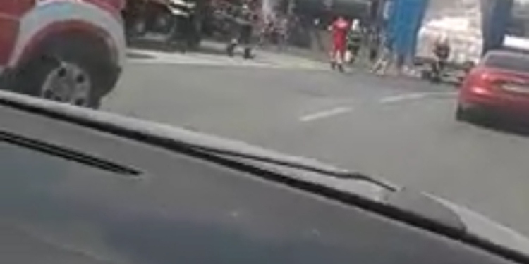 VIDEO Remorca unui tir a luat foc în mers pe un bulevard din Timișoara