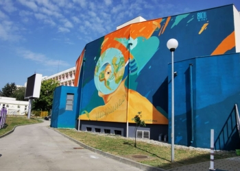 ”Pădurea” din mijlocul Timișoarei a fost inaugurată! Pictura care absoarbe CO2 poate fi admirată