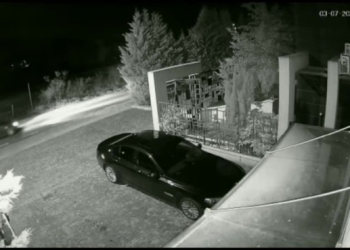 VIDEO Atac mafiot? Mașină incendiată în Giarmata