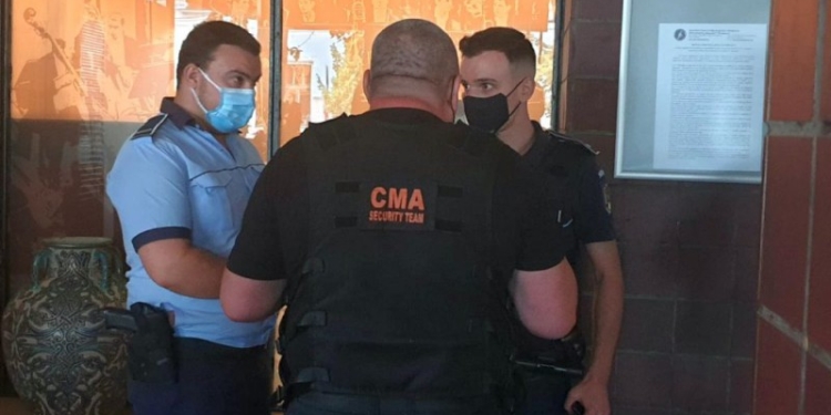 VIDEO Alegeri cu scandal la PNL Timișoara. Agenți de pază și polițiști la sala „Capitol” Nica și Tabără au părăsit ședința