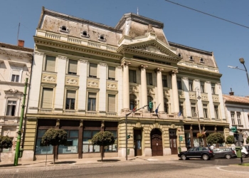 Nouă facultăți și nenumărate posibilități de carieră, la Universitatea Aurel Vlaicu din Arad