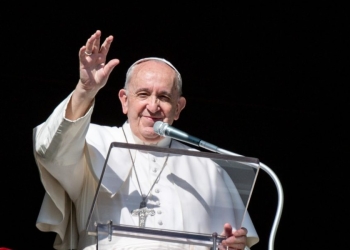 Papa Francisc a fost operat cu succes. Cum se simte Suveranul Pontif