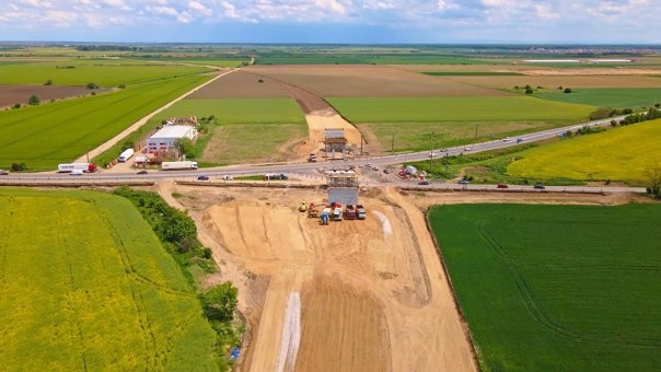 Lucrări la intersecția dintre Peciu Nou și Moravița. Șoferi, atenție mare!