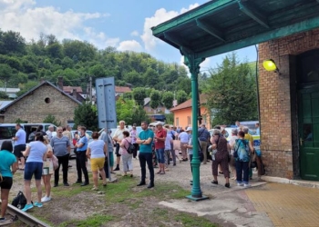 Turiști așteptați de poliție, după o plimbare pe Semmeringul Bănățean. Vezi aici ce s-a întâmplat