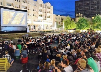 Șase zile de proiecții în aer liber