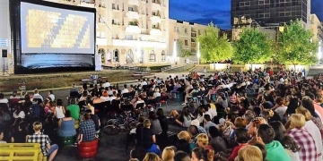 Șase zile de proiecții în aer liber
