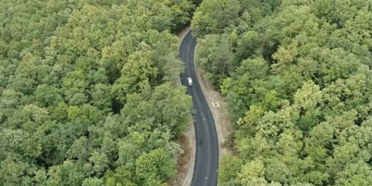 România va avea o nouă șosea spectaculoasă. Imagini din dronă cu drumul care ar urma să fie deschis în câteva săptămâni