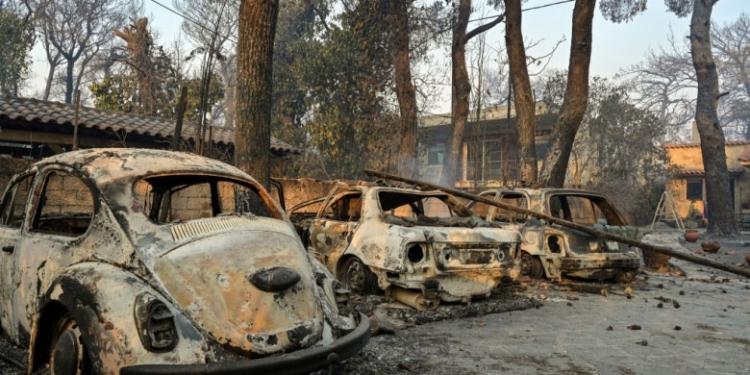 Haos în Grecia, unde oamenii fug disperați din calea focului, iar animalele mor sufocate. Premier: Vara noastră e de coșmar